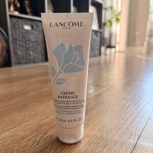 Lancôme  Crème Radiance Gentle Cleansing Creamy-Foam Cleanser